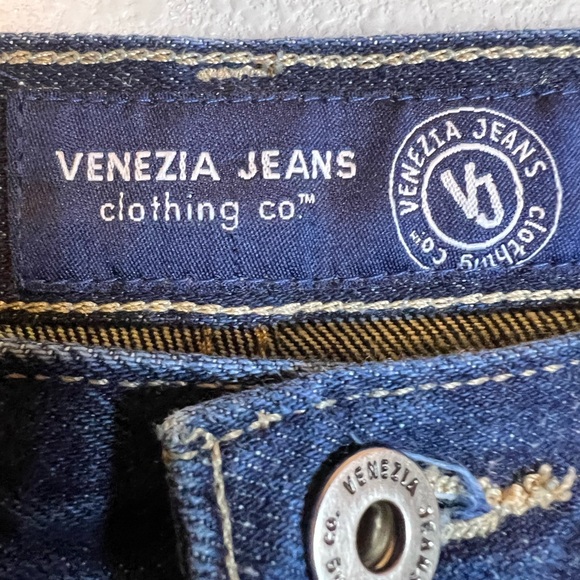 Sold - Picture 3 of 5